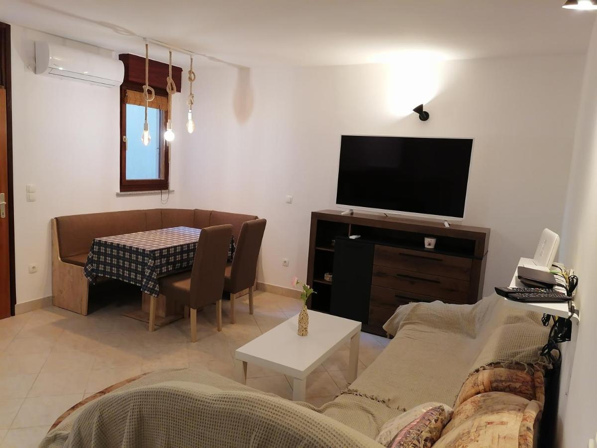 Kika Apartment Драмал Екстериор снимка