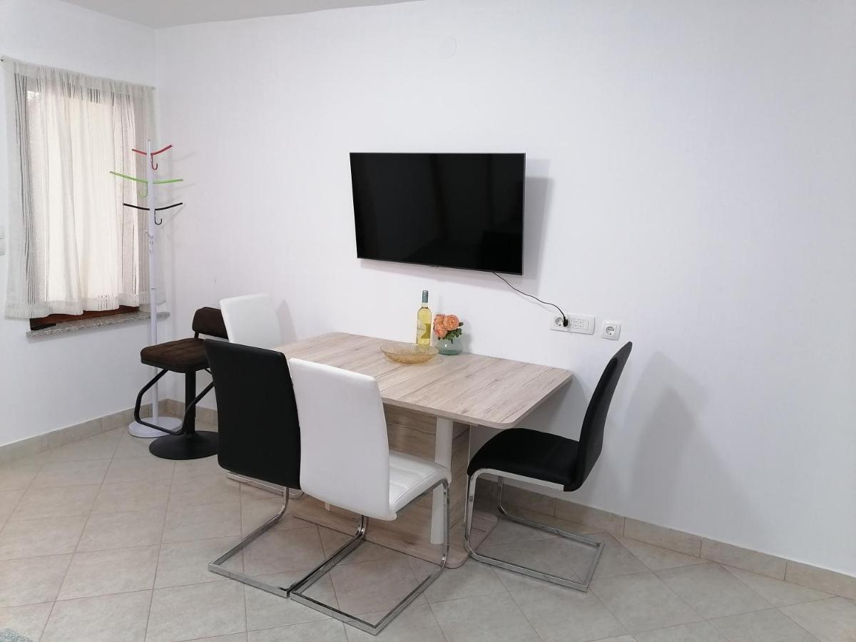 Kika Apartment Драмал Екстериор снимка