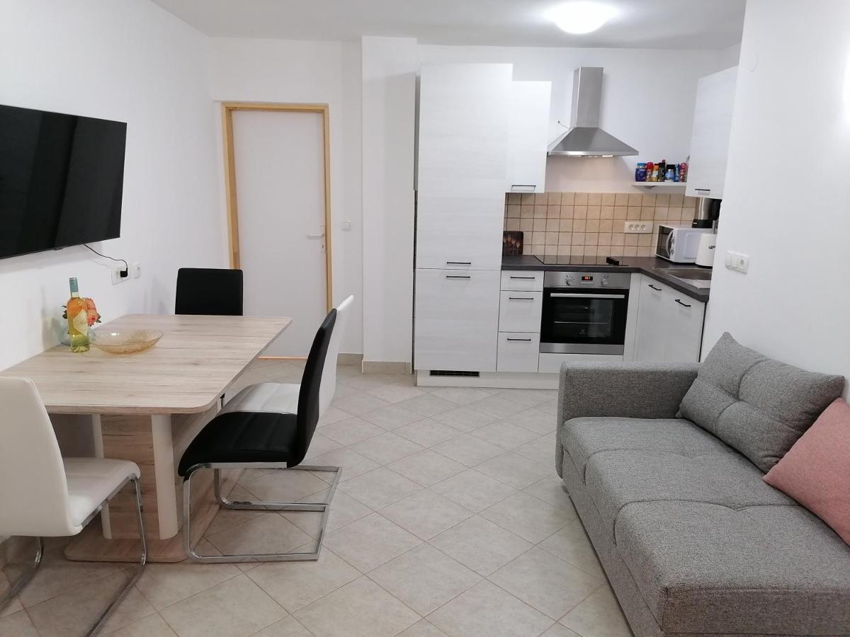 Kika Apartment Драмал Екстериор снимка